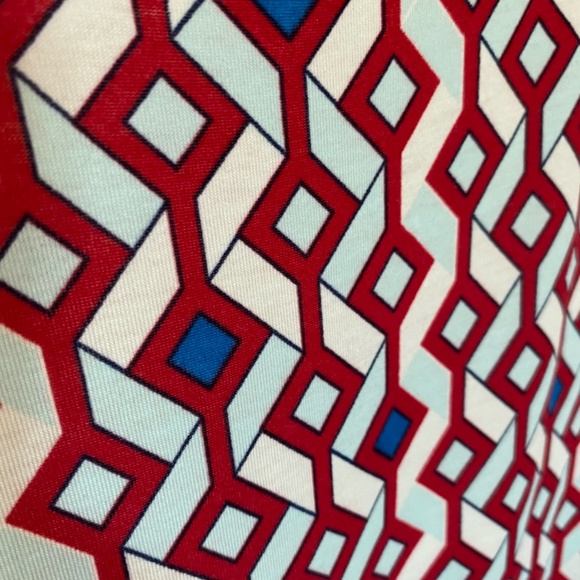 Lula Roe Nicole - Picture 2 of 3